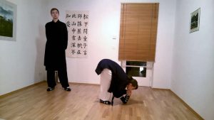 Wudang Academy - How To Chin To Toe Stretch